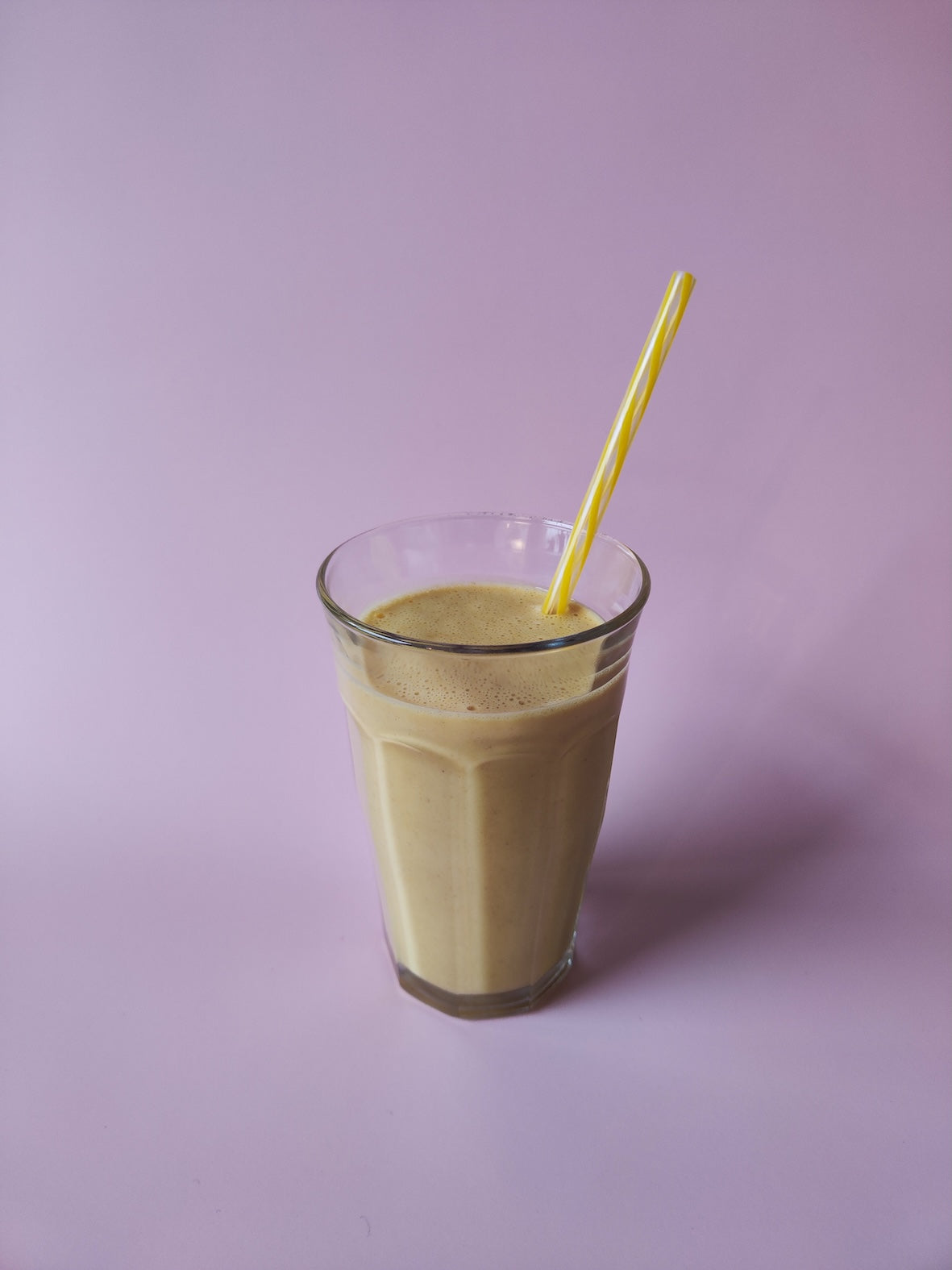 Ananas-kokossmoothie met gember, kurkuma en vanille