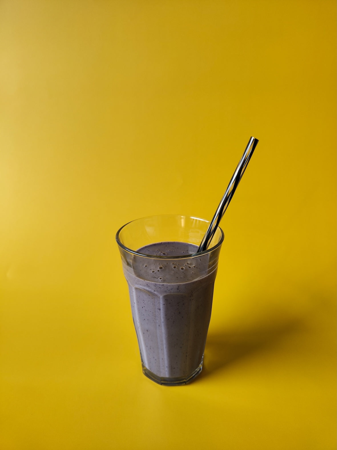 Blauwe bessen smoothie met citroenrasp en vanille